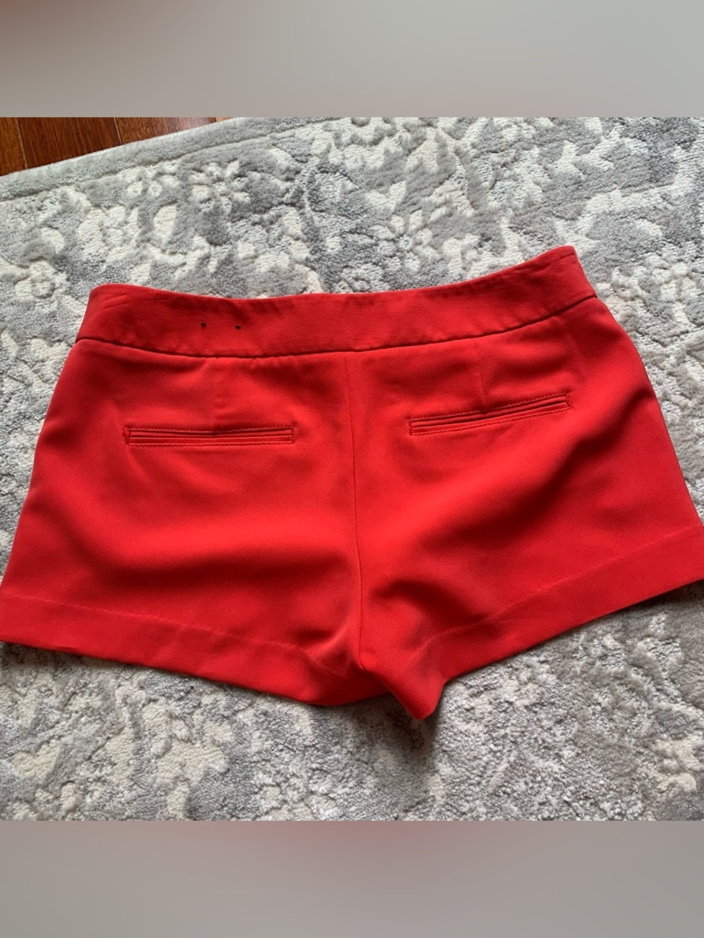 Express Women's Tailored Shorts in Bright Red - Picture 2 of 5